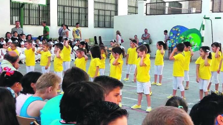 Adiós musical en el colegio “Jesús y María”