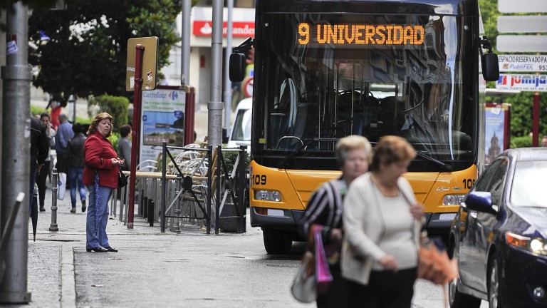 Un estudio de Facua confirma que el billete de autobús es de los más baratos del país