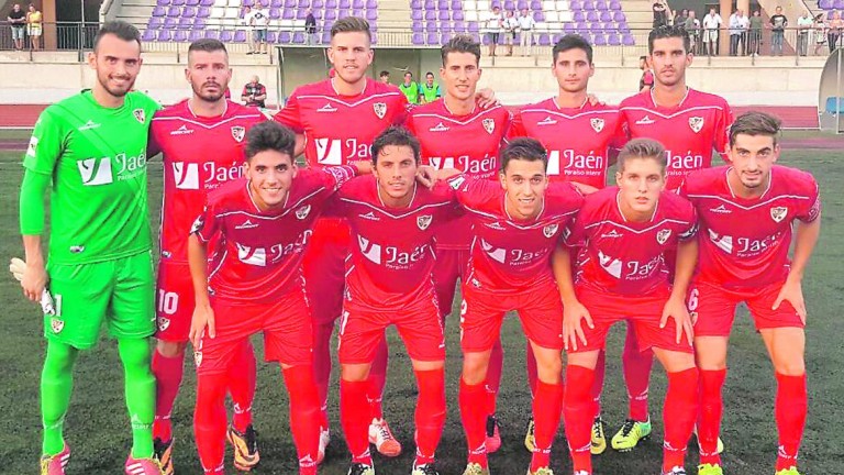 El Linares gana en su primer partido de la Copa Federación