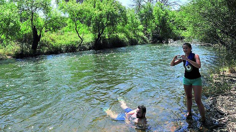 Salud destaca el “nivel adecuado” de las aguas de baño jiennenses