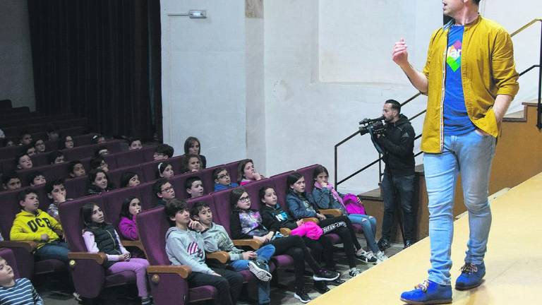 La ciudad celebra el Día del Libro con los cuentacuentos de Granero