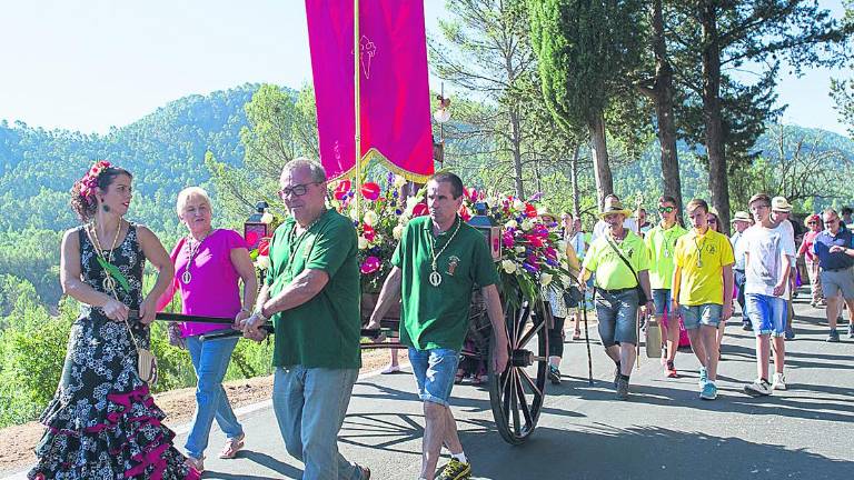 Coto Ríos se vuelca en la romería colorista del Apóstol Santiago