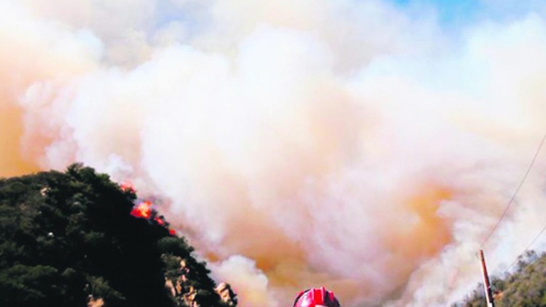 Hasta 228 desaparecidos por los incendios en el estado de California