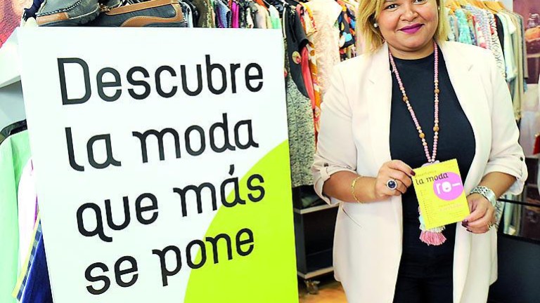 Moda Re”, un negocio de en el que se vende solidaridad