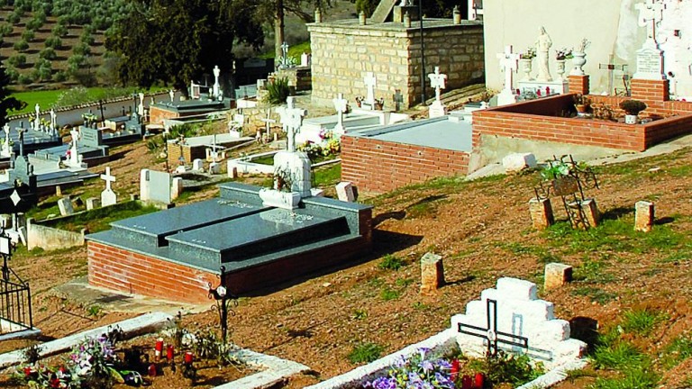 Rotura de tres lápidas y una tumba profanada en Sorihuela