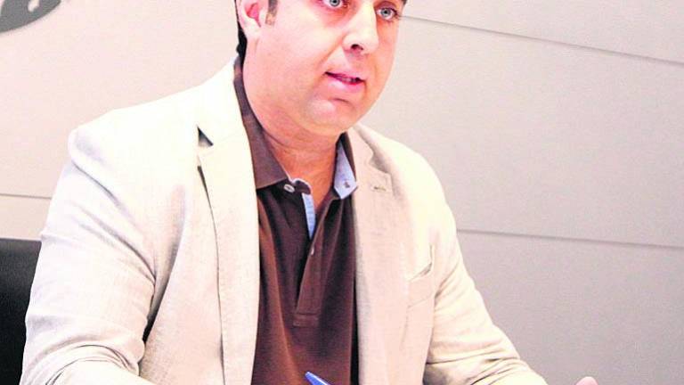 El alcalde aprecia un “intento de chantaje” en el conflicto policial