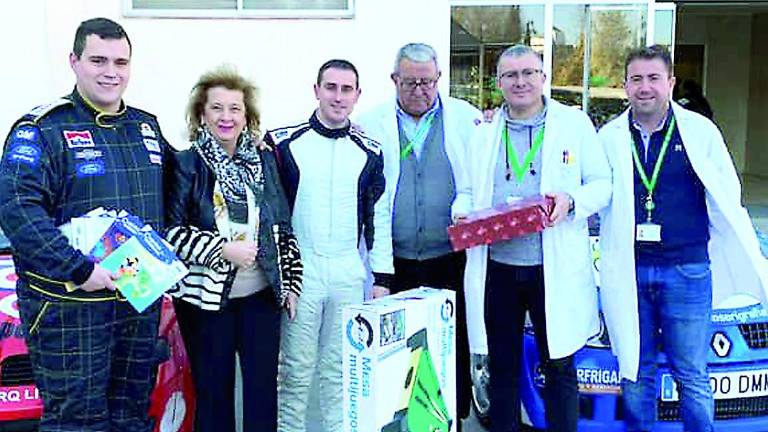 Coches de carreras para llevar la ilusión al hospital