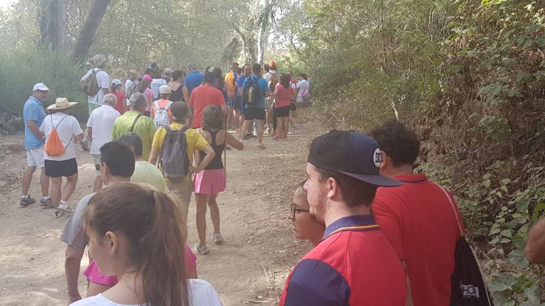 Casi mil jiennenses reivindican la restauración del paraje natural de Los Cañones