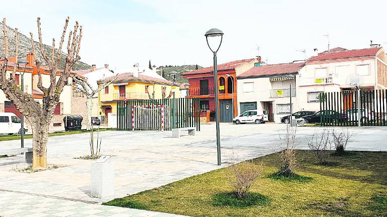 Emilio Torres: “Las plazas cumplen las leyes urbanísticas”