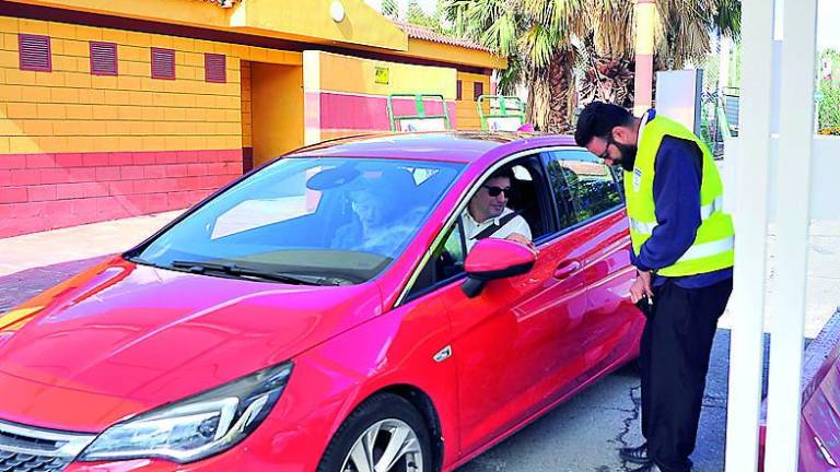 Las familias gastan entre 150 y 200 euros por día durante su visita al “Alfonso Sánchez”