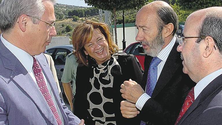 La política jiennense honra a un demócrata de referencia