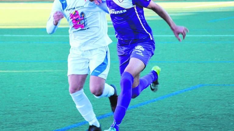 Fran Hernández le da vida al Real Jaén en Guadix