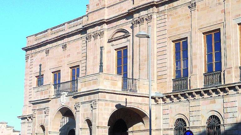 La Fiscalía no ve ilegal la elección de personal para el Ayuntamiento