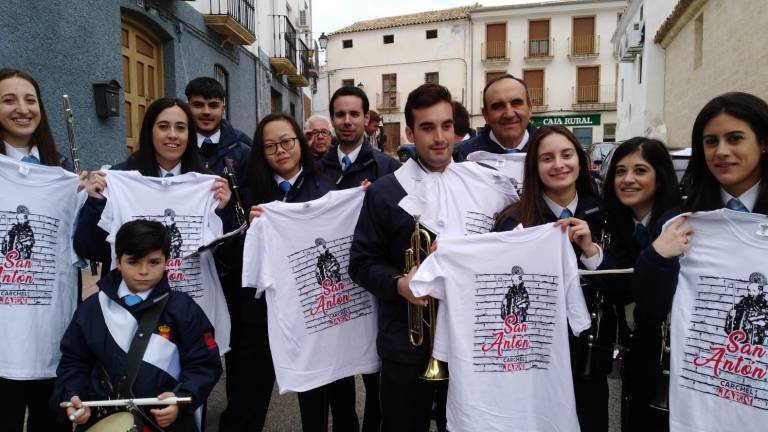 Cárchel, con la camiseta del Abad