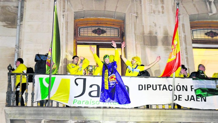 Jaén se rinde con pasión ante los bicampeones de España