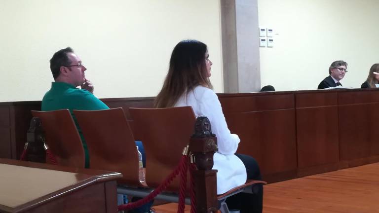 Once años de cárcel para una madre que abusó de su hijo de tres años, lo grabó y lo mandó a su pareja