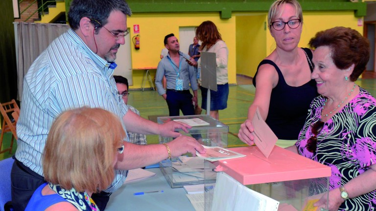 El PP gana terreno y se queda a 7.397 votos del PSOE