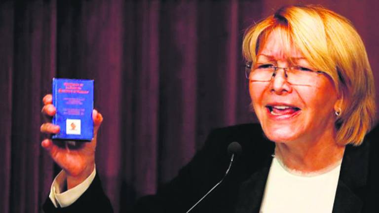 Luisa Ortega pide ayuda ante los avisos de Maduro