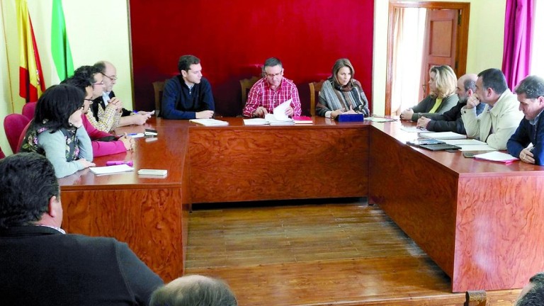La Junta pide al Gobierno central las conducciones de la presa de Siles