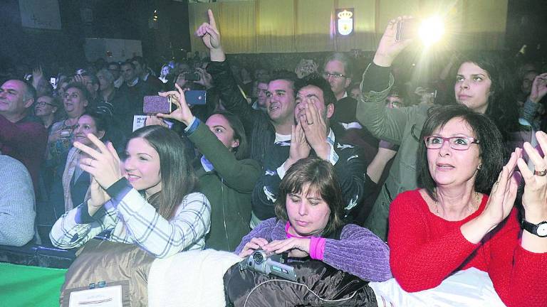 La Chenoa “más humana” cautiva al público guardeño