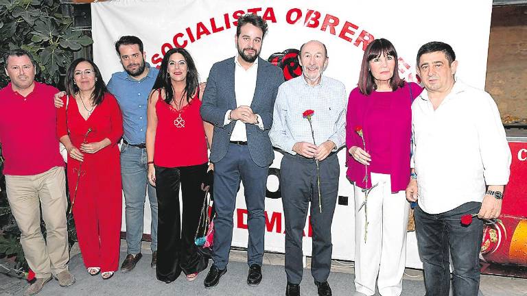 La política jiennense honra a un demócrata de referencia