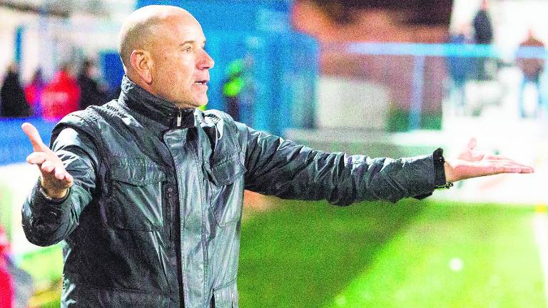 Miguel Rivera se queda sin apoyos en el Linares Deportivo