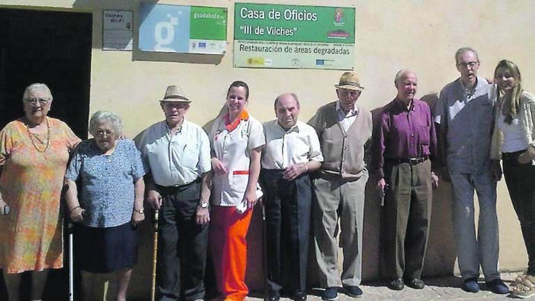 Mayores de Vilches visitan el Centro Guadalinfo