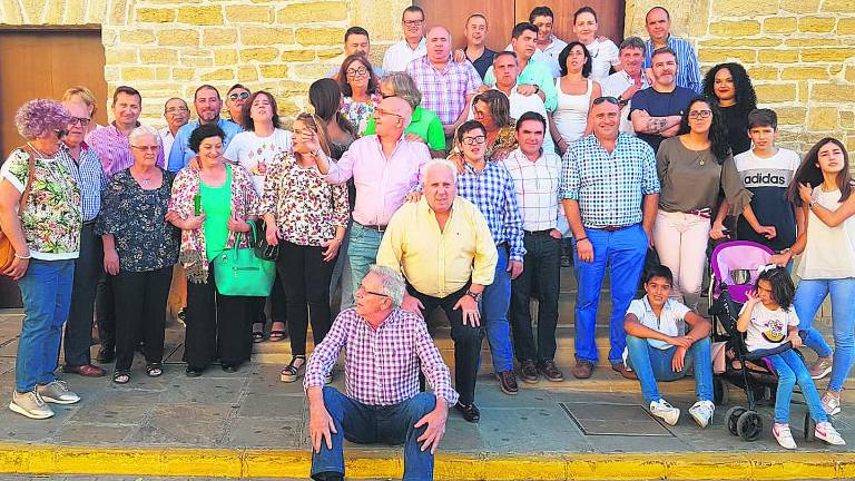 Cincuenta amigos hacen un viaje a Porcuna