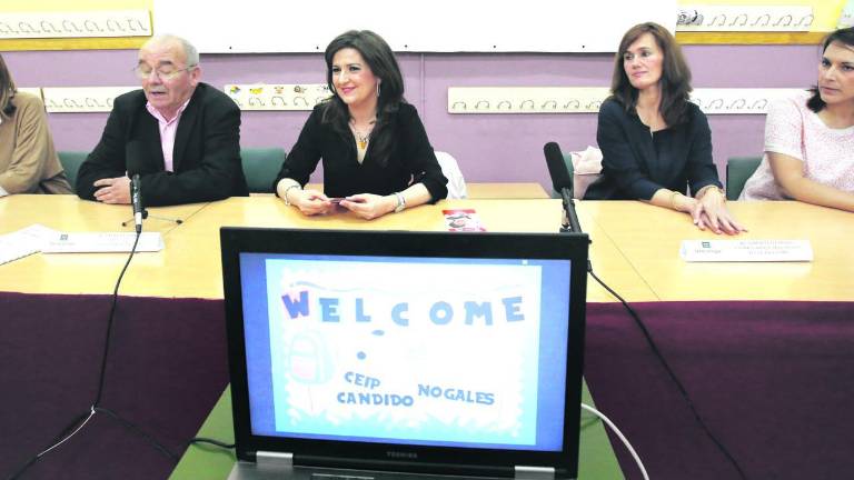 Pioneros en bilingüismo de inglés y lenguaje de signos