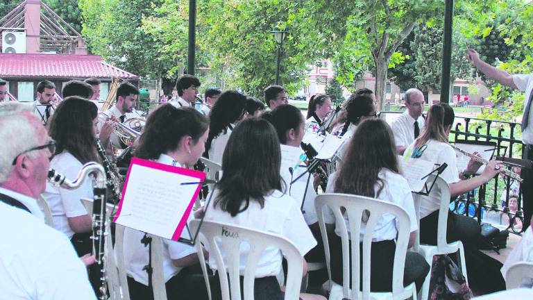 “Maestro Amador” rinde tributo a la música española