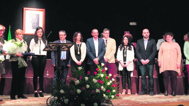 Un espacio escénico para un querido maestro y alcalde