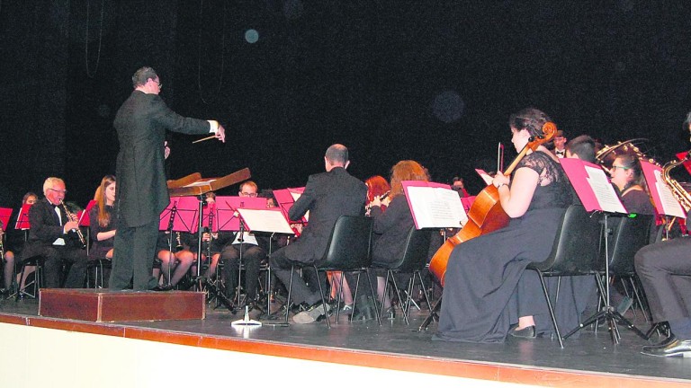 La Banda Maestro Amador exhibe su maestría habitual