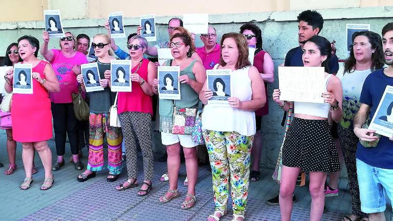 Varios colectivos muestran su solidaridad con Juana Rivas