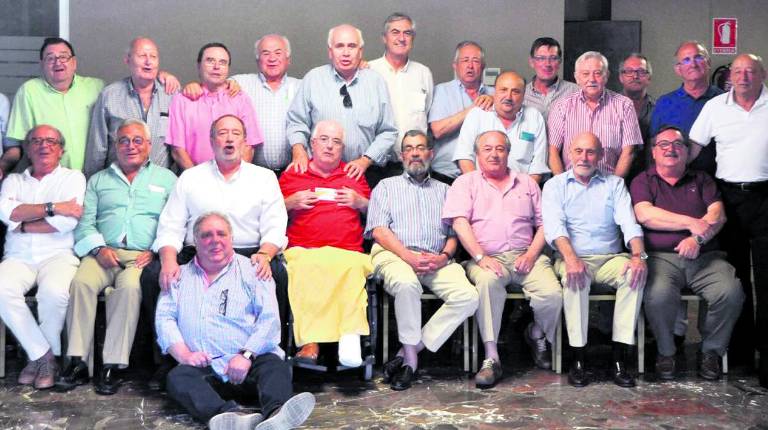 Reunión de exalumnos en el colegio Maristas